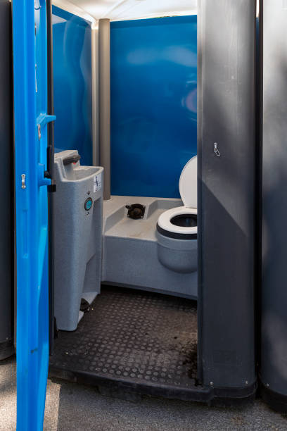 Best Portable toilet rental cost  in Breezy Point, MN